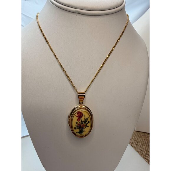 Vintage victorian style Gold-Tone Floral Oval Locket Necklace With Chain - Picture 12 of 12